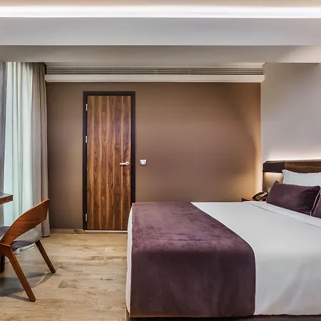 Imperial Urban Smart Hotel 4*